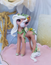 Load image into Gallery viewer, Whisper Fillies Goldie the natural palomino Filly
